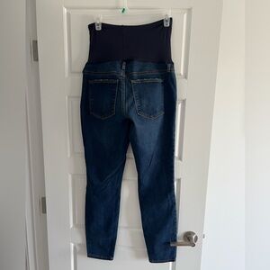 Gap maternity Jeans in size 29